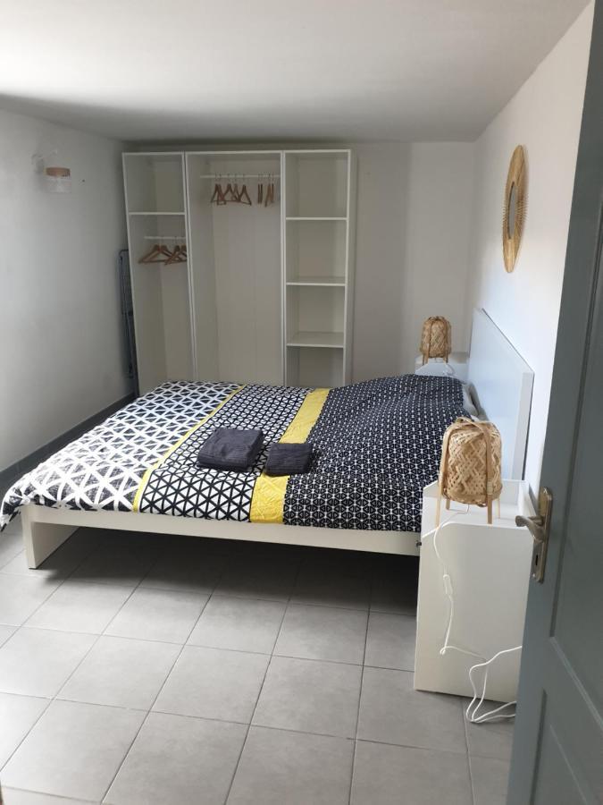 Logement Prive, Spacieux Et Moderne, Situe Entre Le Luberon, La Cote Marseillaise, La Provence Et Ses Richesses. Pertuis Exteriör bild