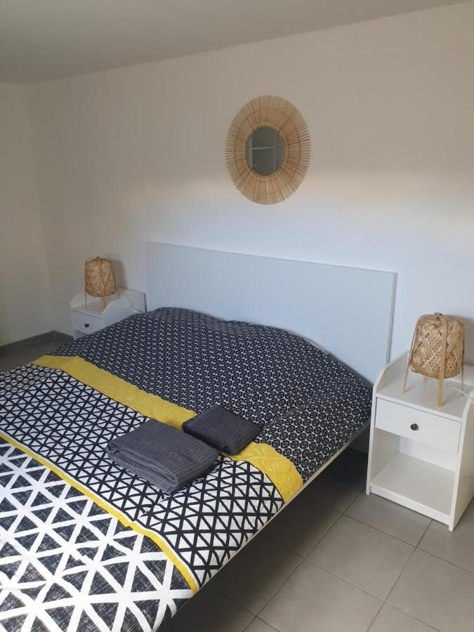Logement Prive, Spacieux Et Moderne, Situe Entre Le Luberon, La Cote Marseillaise, La Provence Et Ses Richesses. Pertuis Exteriör bild